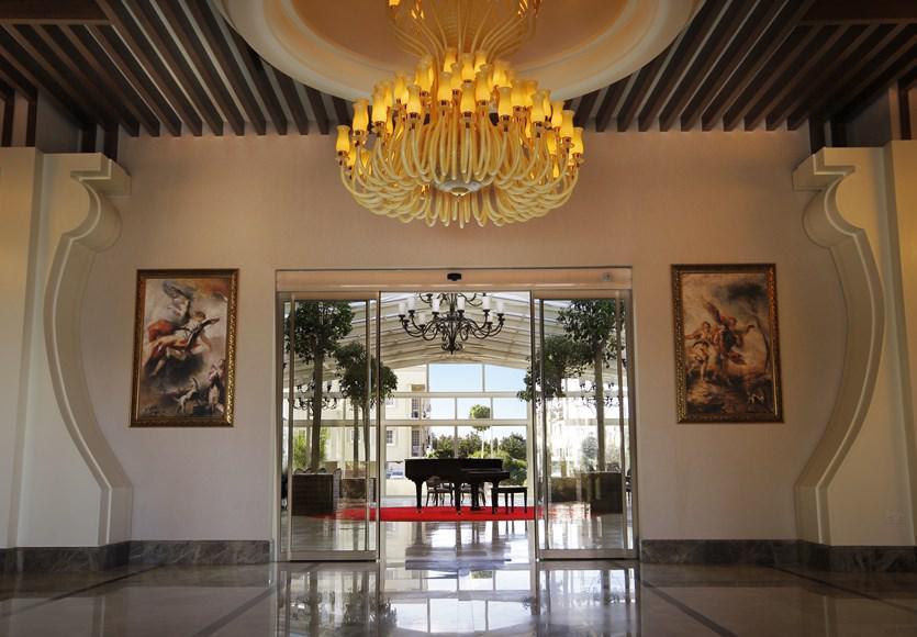 Ada Beach Hotel Karavas エクステリア 写真