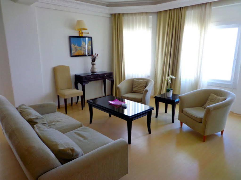 Ada Beach Hotel Karavas エクステリア 写真