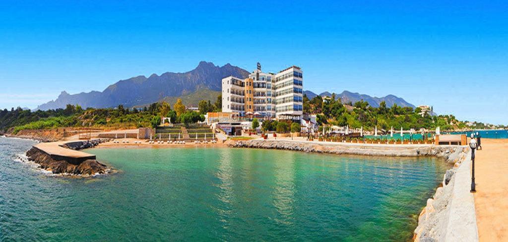 Ada Beach Hotel Karavas エクステリア 写真